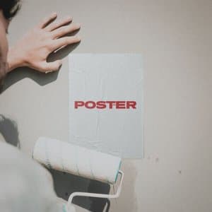 post(h)er
