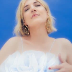 Smile Like Youve Never Seen a Woman Before