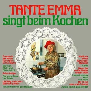 Tante Emma singt beim Kochen