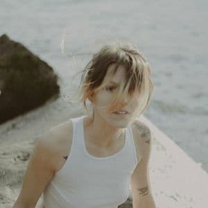 how to greet a praying mantis