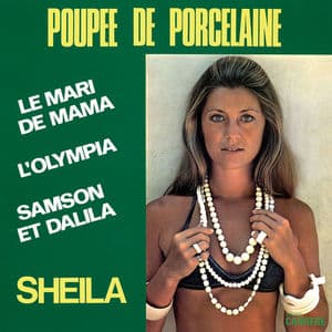 Poupée de porcelaine